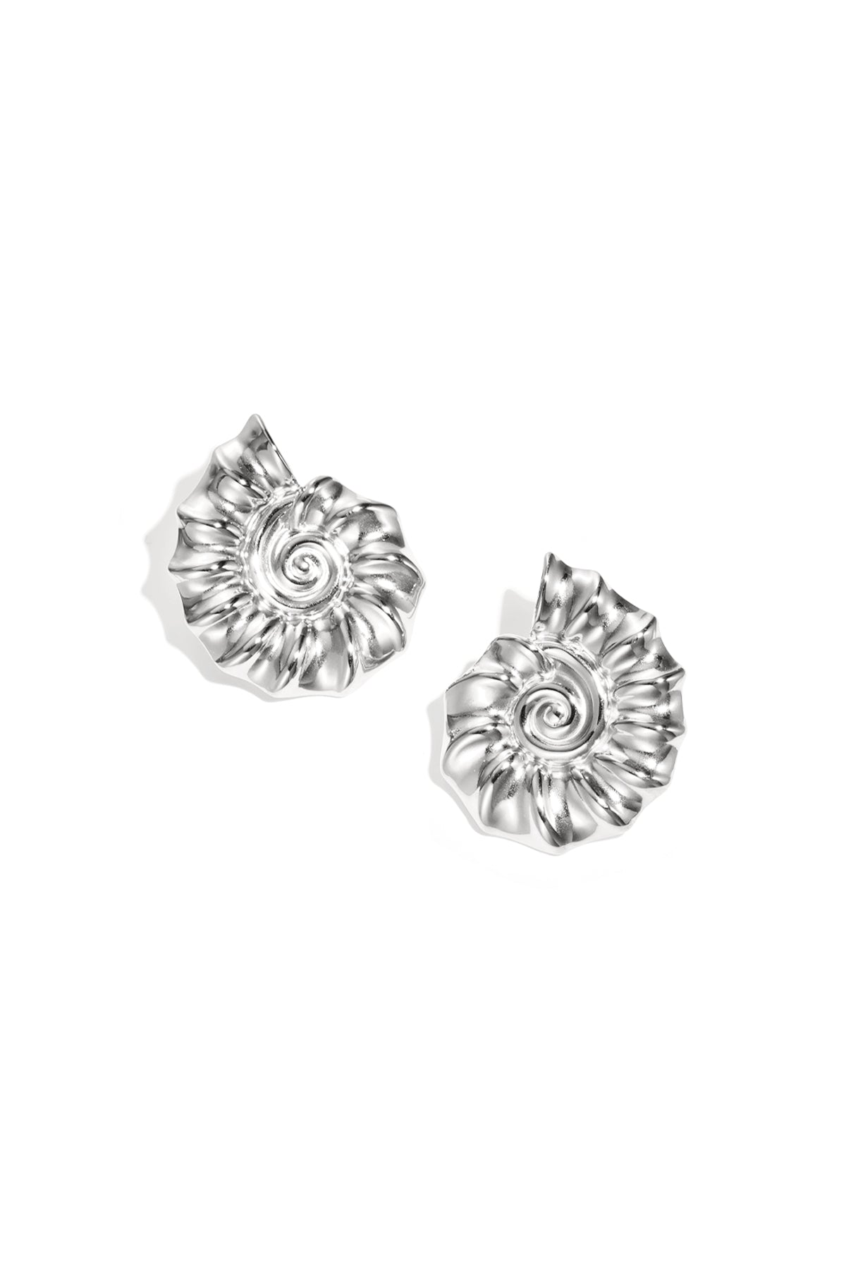 Conch Drops spiraalschelp oorbellen kleur – NOLAH