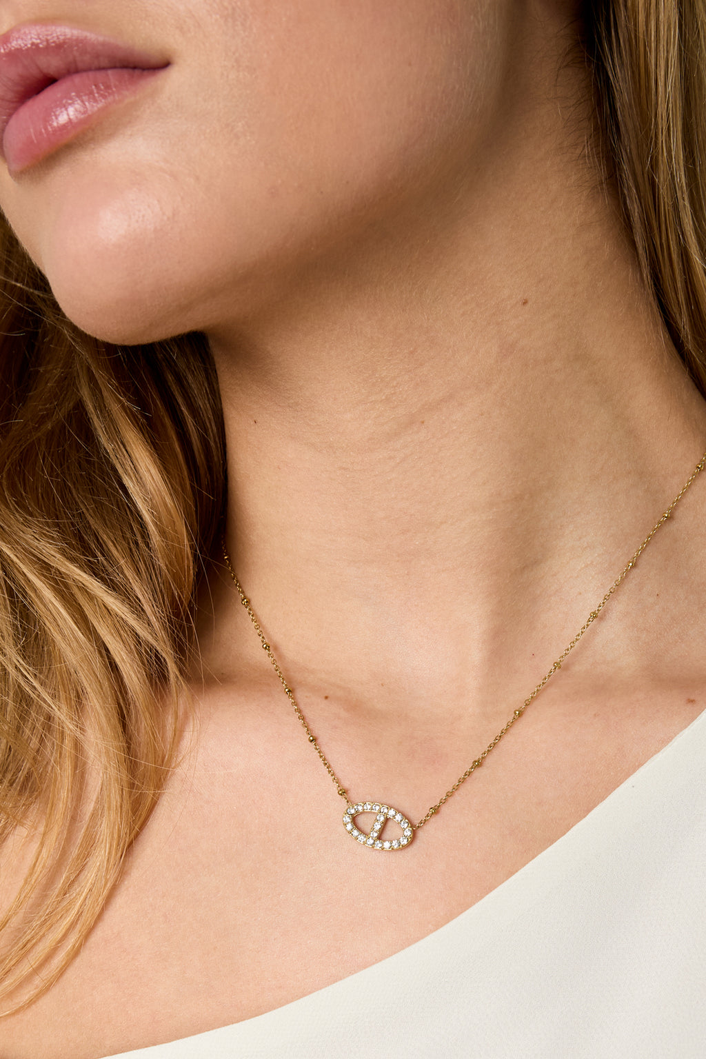 Glow Oval ketting met ovale zirconia hanger kleur – NOLAH