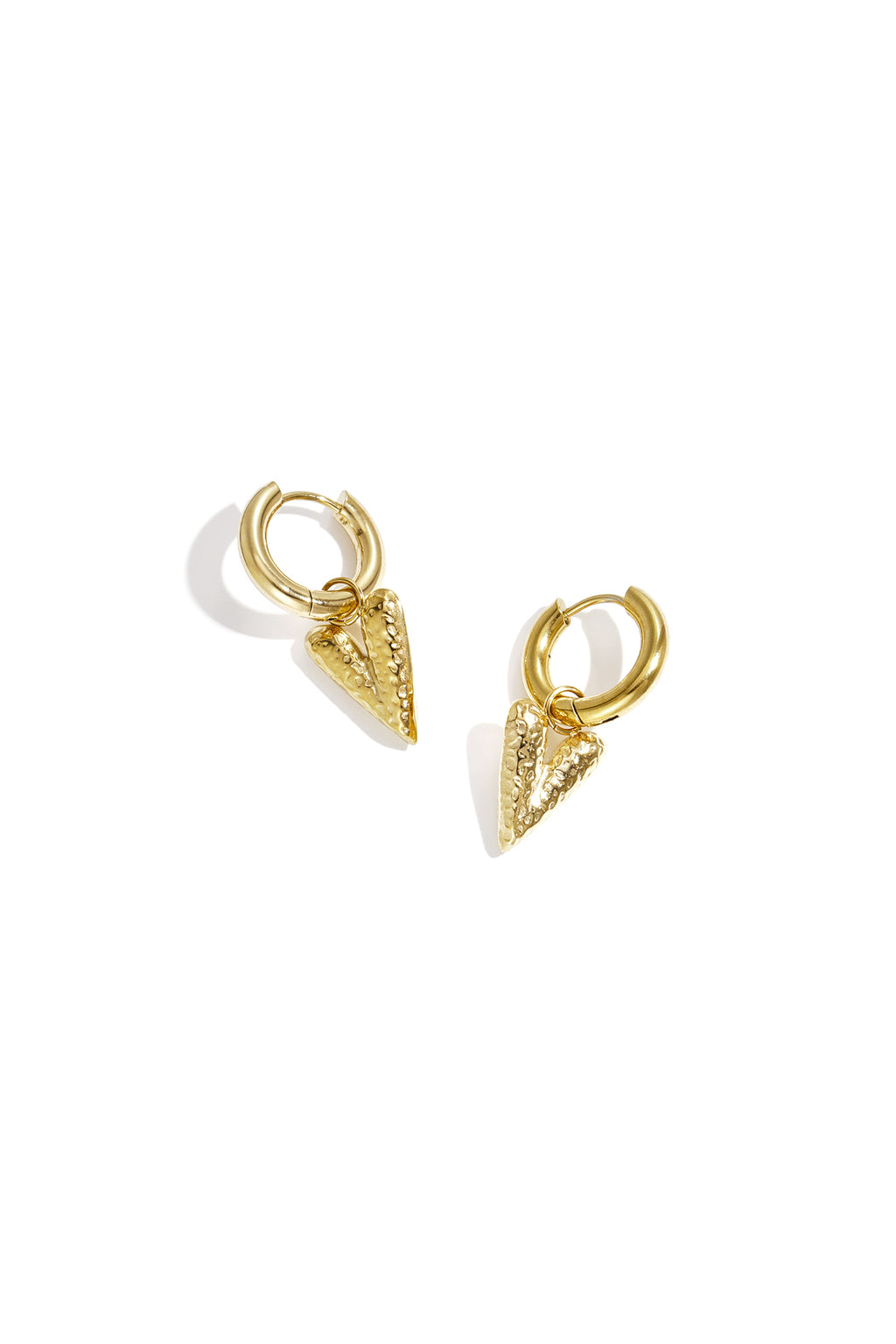 Textured Heart oorbellen gestructureerd hart Goudkleur – NOLAH