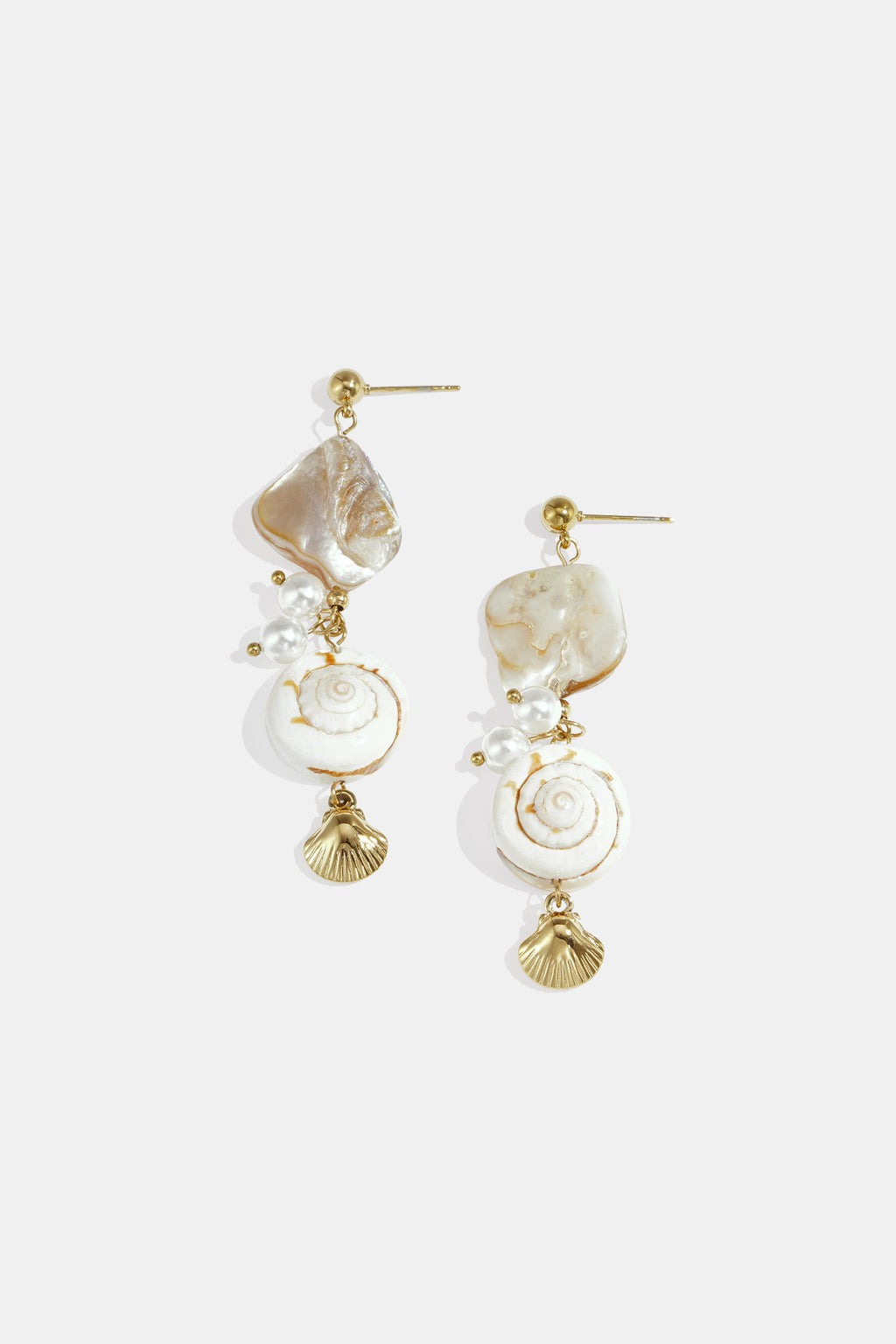 Tiny Shells oorbellen kleine schelpjes goud – NOLAH