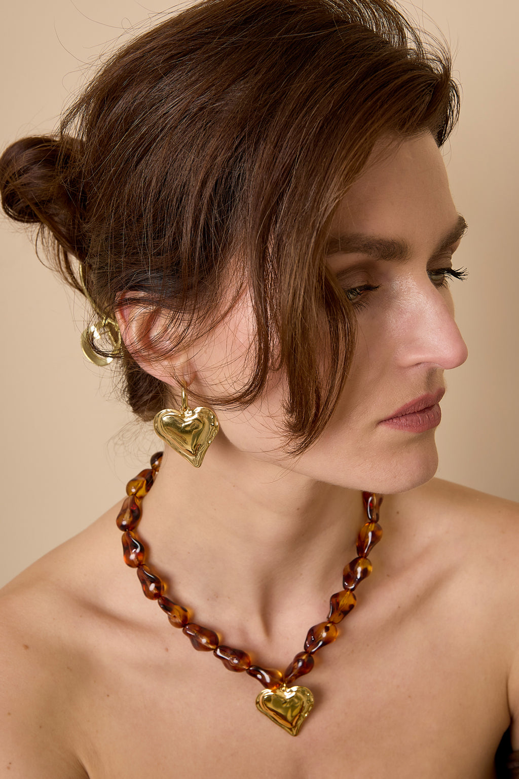 Big Heart Drops oorbellen groot hangend hart zilveren kleur – NOLAH