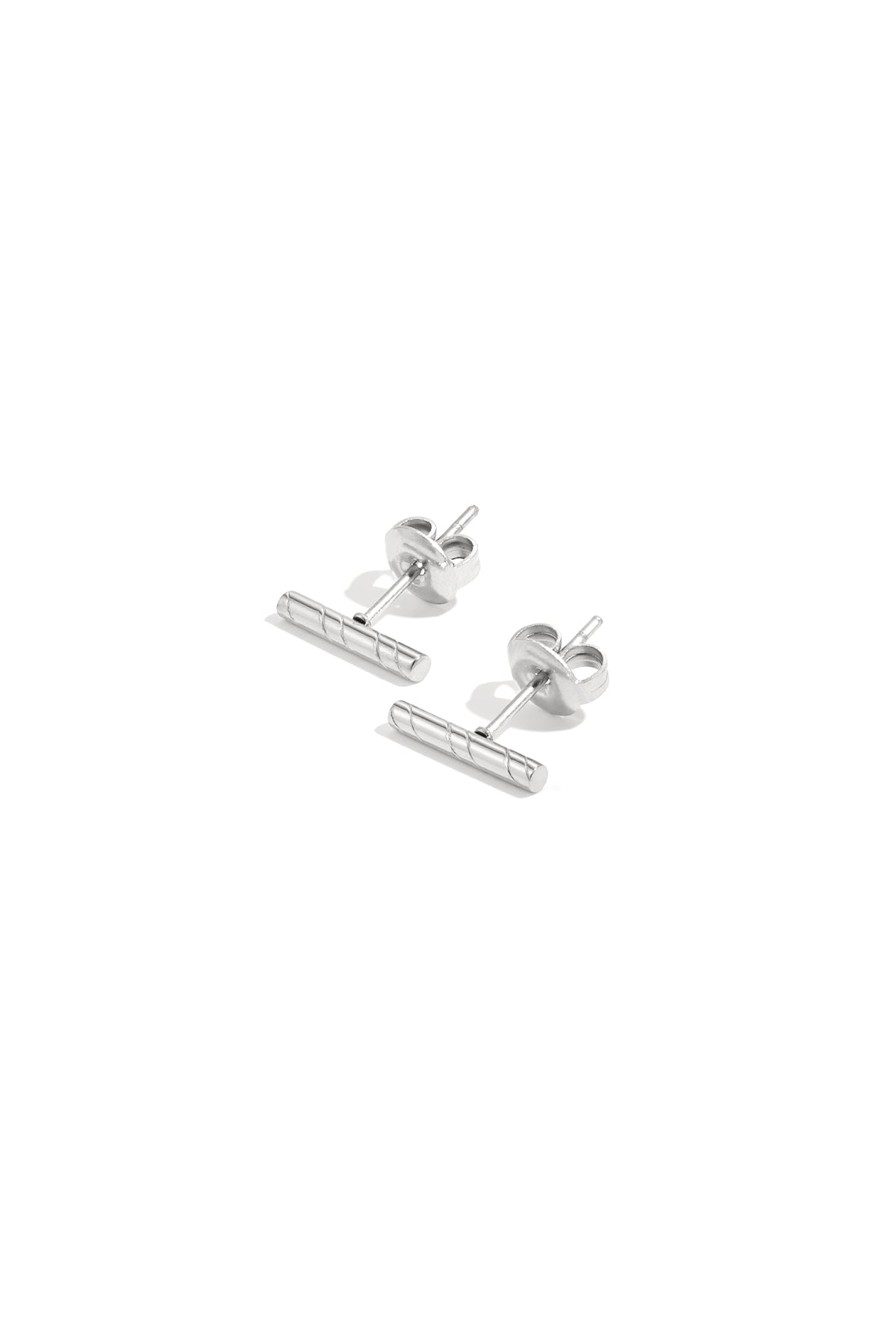 Stripe Studs mini staafje oorbellen zilveren kleur – NOLAH