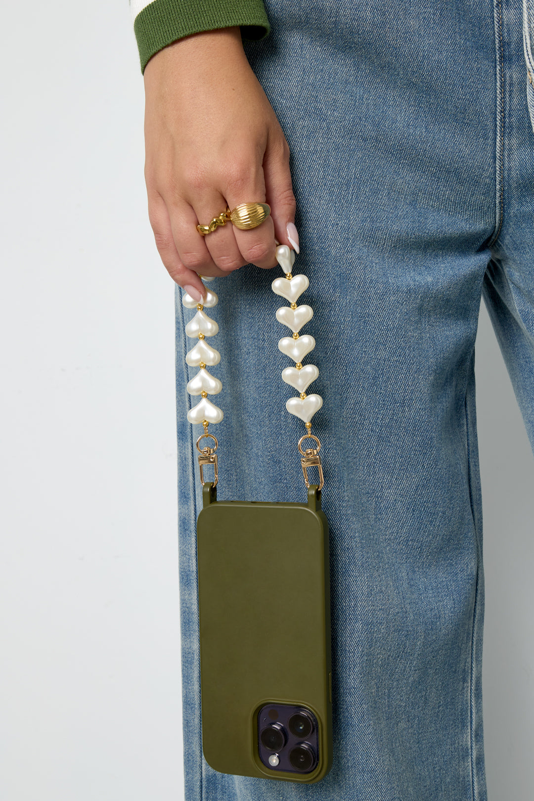 Pearl Crush telefoonkoord met parels en hartjes – NOLAH
